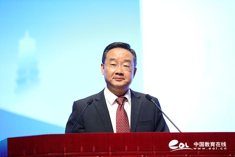 2025精准正版资料免费公开详细解答、解释与落实、前沿解答解释落实