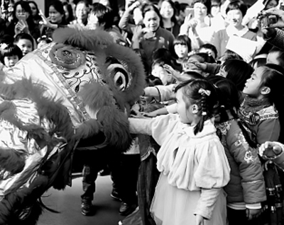 2025澳门和香港年正版资料免费大全仔细释义、解释与落实、时代解答解释落实