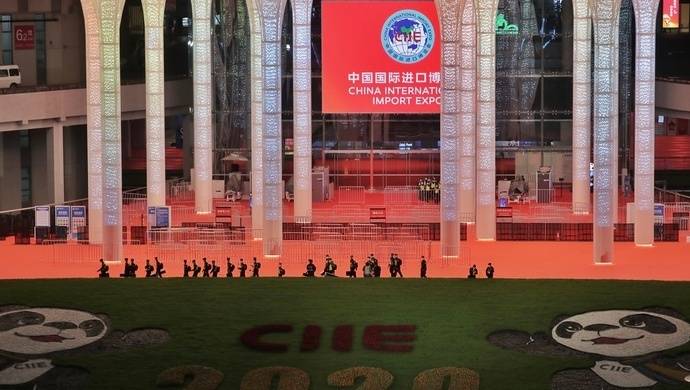 新奥今晚三中三必中、警惕虚假宣传-全面释义、时代解答解释落实