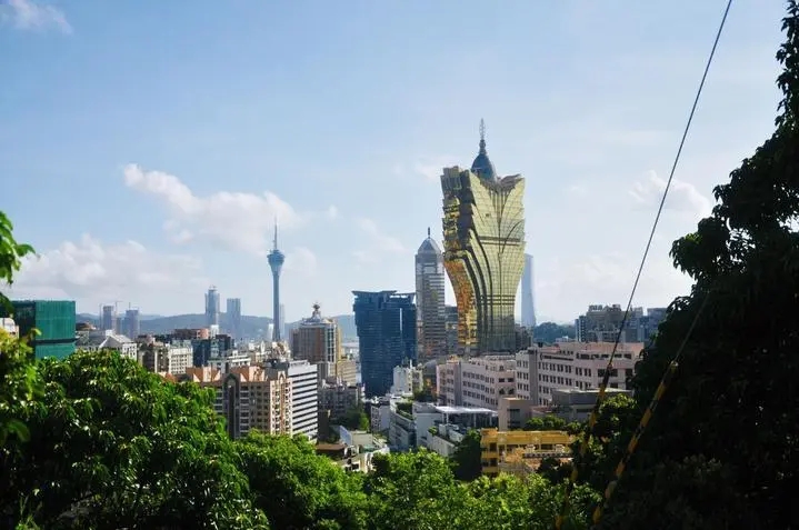 2025新澳门和香港天天免费精准全面释义、深度解答解释落实